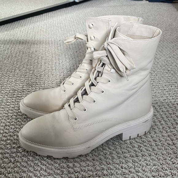 Cream lace up boots - Picture 2 of 2